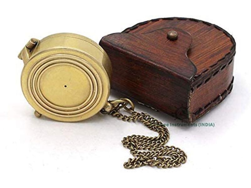 Be Strong and Courageous Brass Compass – Joshua 1:9 Bible Verse Engraved Compass with Leather Case | Christian Gifts for Men, Boys, Baptism, Confirmation, Graduation, Religious Gift