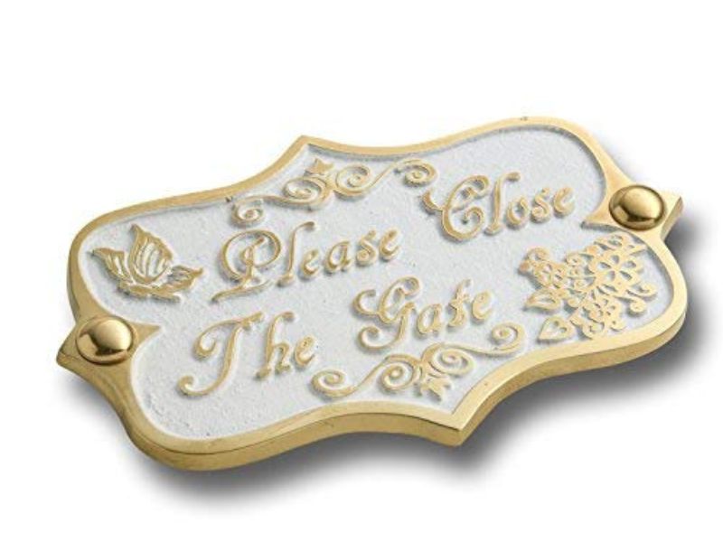 Please Close The Gate Brass Door Sign | Solid Brass Vintage Shabby Chic Style Wall Plaque | Handmade Decorative Home Décor Sign | Antique Finish Door Plate for Garden, Fence, or Entryway