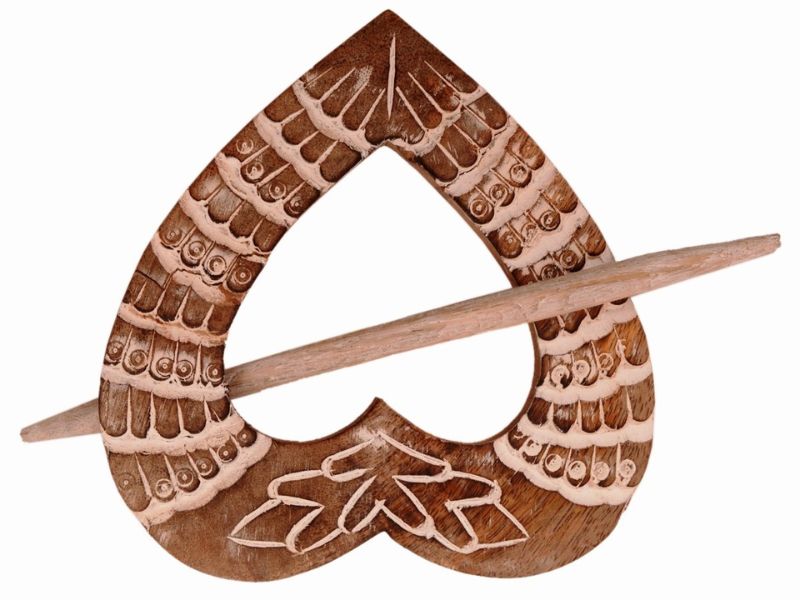 Wooden Curtain Holder Tie Back Drape Clips \'Loving Heart\' – Set of 2 | Handmade Wooden Curtain Holdbacks for Drapes & Curtains | Decorative Heart-Shaped Curtain Accessories for Home & Living