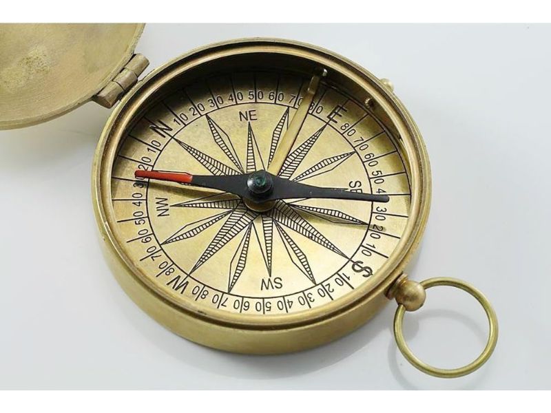 Vintage Brass Pocket Compass with Handmade Leather Case – E.E. Cubes Push Button Directional Magnetic Compass for Navigation, Camping, Hiking, Outdoor Adventure, Survival & Gift Use