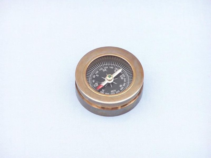 Antique Brass Nautical Marine Compass Paperweight – Vintage Desk Décor, Office Gift, Maritime Theme, Decorative Navigation Instrument for Sailors, Collectors, and Sea Lovers