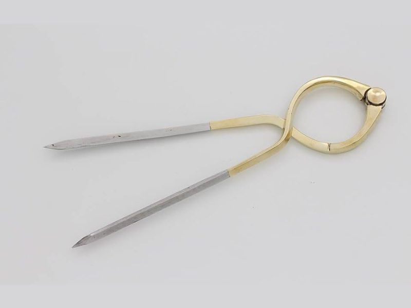 Nautical Brass Navigation Divider for Maritime and Naval Use – Antique Geometry Drafting Compass – Professional Solid Brass Drawing and Measuring Tool with Leather Case – Ideal for Map Plotting, Sailing, and Art Projects