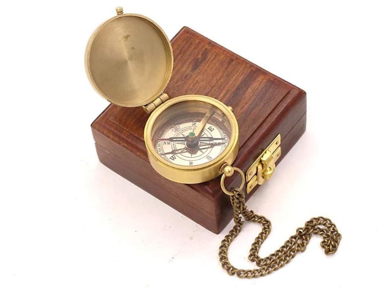 Be Strong and Courageous, Joshua 1:9 – Solid Brass Directional Engraved Compass with Leather Case | Christian Catholic Gift for Boys, Girls, Men | Baptism, First Communion & Confirmation Present