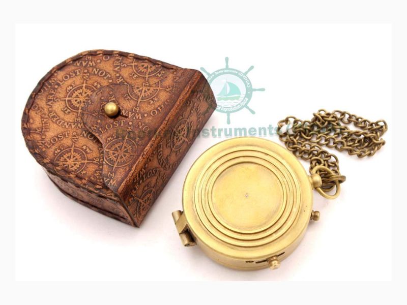 Go Confidently in The Direction of Your Dreams Brass Compass – Thoreau Quote Engraved Compass with Leather Case, Inspirational Graduation Gift for Men Women, Working Nautical Compass