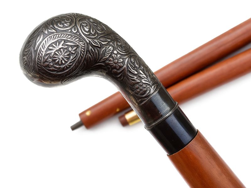 Vintage Floral Engraved Brass Handle Walking Cane – Foldable Wooden Walking Stick for Men & Women – Antique-Style Handcrafted Decorative Cane Gift for Seniors, Collectors & Gentlemen