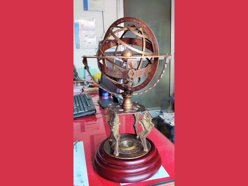 Antique Brass 18-Inch Armillary Sphere Globe Astrolabe | Zodiac Engraved Celestial Globe with Compass & Tiger Pillars | Vintage Brass Armillary Globe with Wooden Base | Nautical Home Office Decor