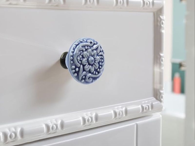 Set of 4 Blue Ceramic Cabinet Knobs – Vintage Round Drawer Pulls with Screws, Handmade Decorative Handles for Kitchen Cabinets, Cupboards, Dressers & Closets – Boho Home Décor
