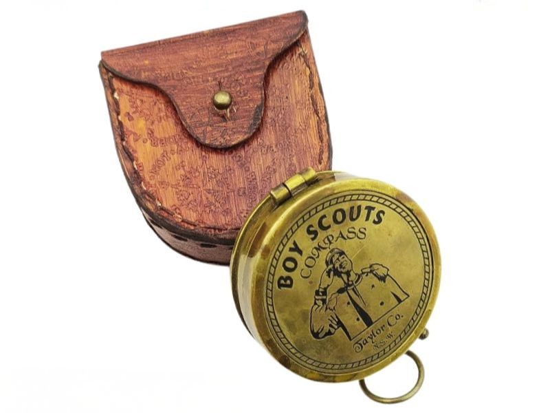Vintage Boy Scouts Brass Compass with Leather Case – Collectible Engraved Pocket Compass for Scouts, Camping, Hiking & Adventure Gift – Antique Finish Navigation Instrument