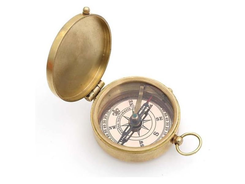 Engraved Brass Compass with Leather Case – “Go Confidently in the Direction of Your Dreams” Thoreau Quote – Vintage Nautical Compass Gift for Graduation, Travel, or Retirement