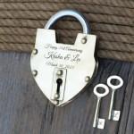 HANDMADE BRASS PAAN SHAPE LOCK 5 INCH